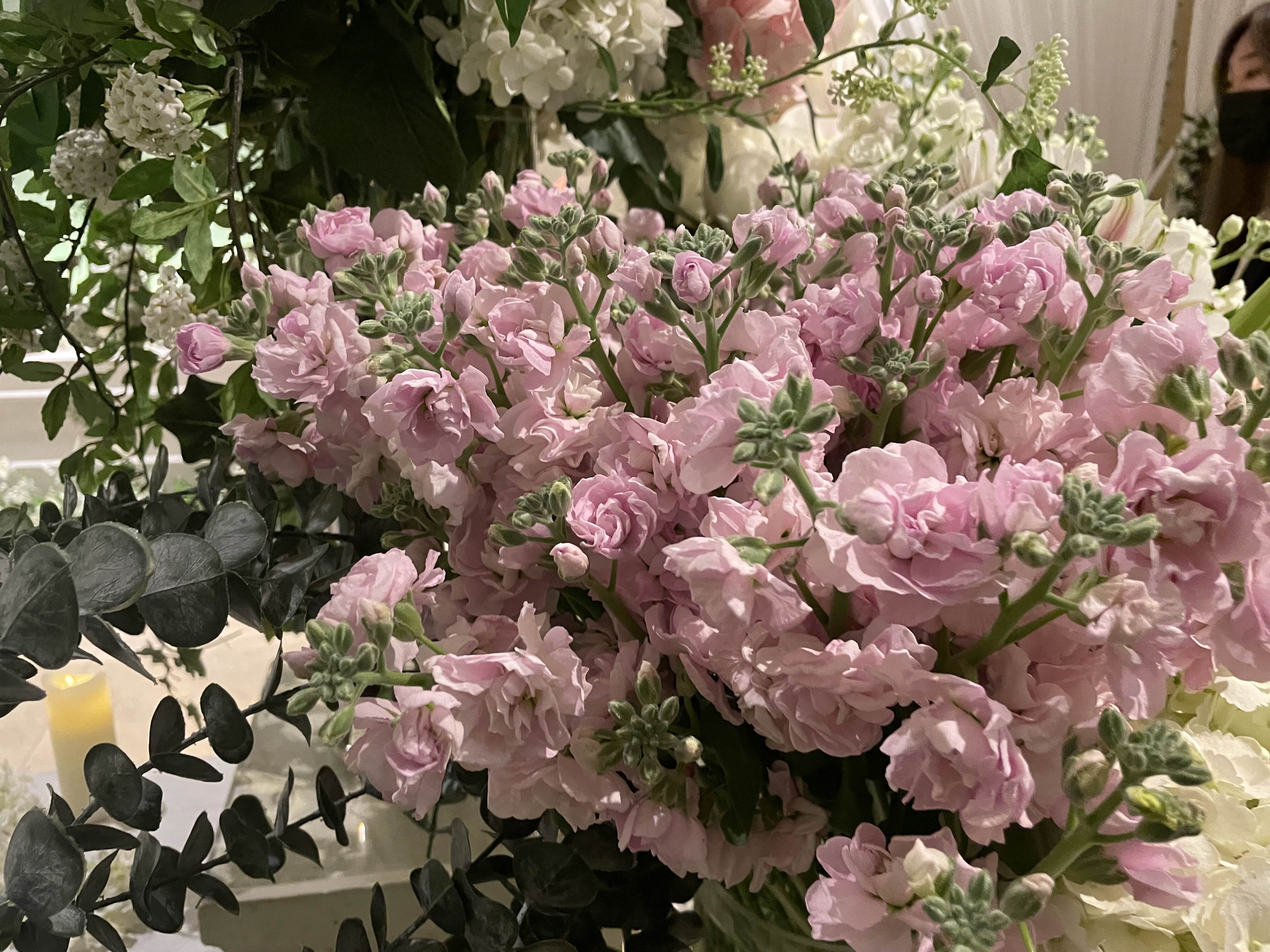 연보라색 꽃다발