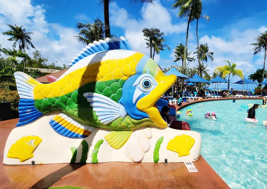 물고기 미끄럼틀을 타는 쿠앙이