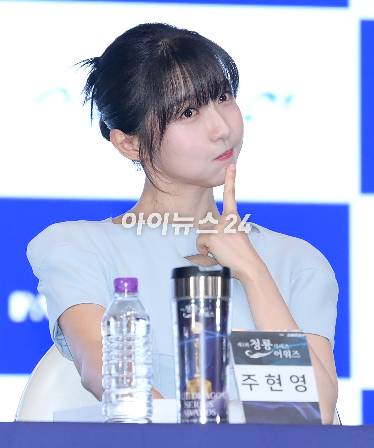 배우 주현영이 27일 오후 인천 연수구 인천글로벌캠퍼스에서 진행된 제2회 청룡시리즈어워즈 핸드프린팅 행사에 참석하고 있다. [사진=정소희 기자]