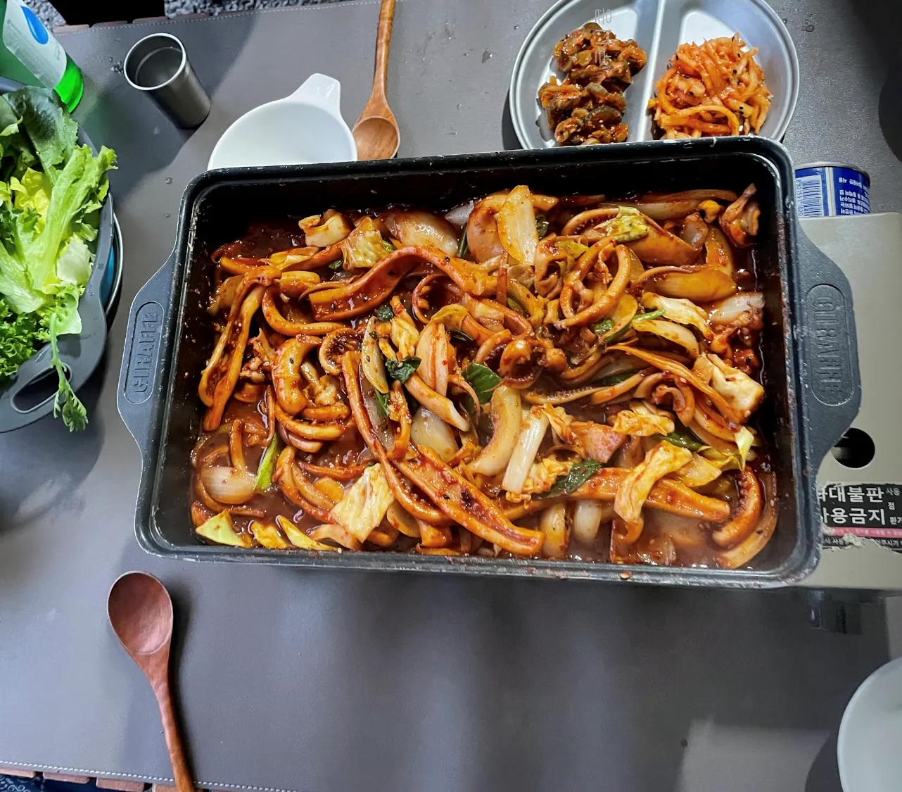 부모님과-4인-가족캠핑-자주-사용하는-캠핑용품-필수템-식기도구세트-구이바다-사용후기