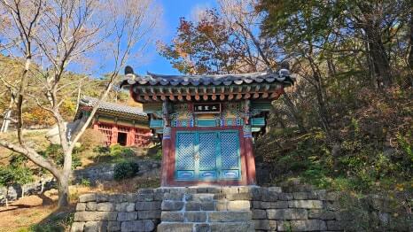 서산 태을암 : 국보의 품격과 백제의 미소를 만나는 하늘 아래 쉼터 태안마애삼존불로 유명한 사찰