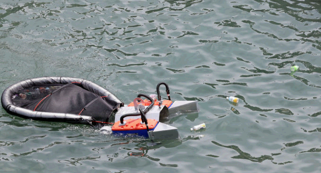 수거 로봇 vs 드론 해양청소 기술