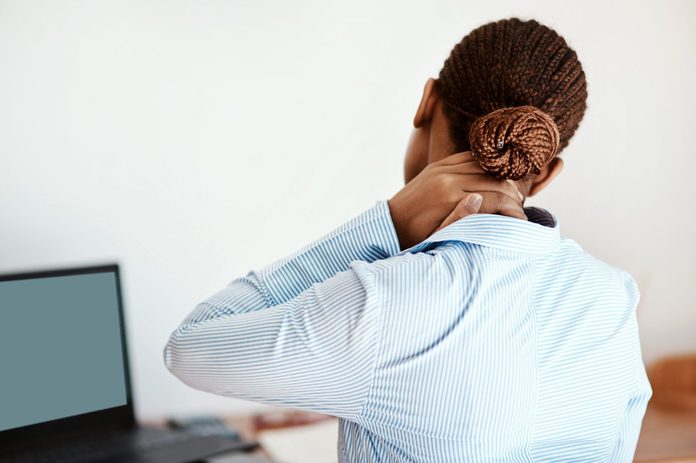 목디스크 증상; 목통증 원인 집에서 할 수 있는 치료방법