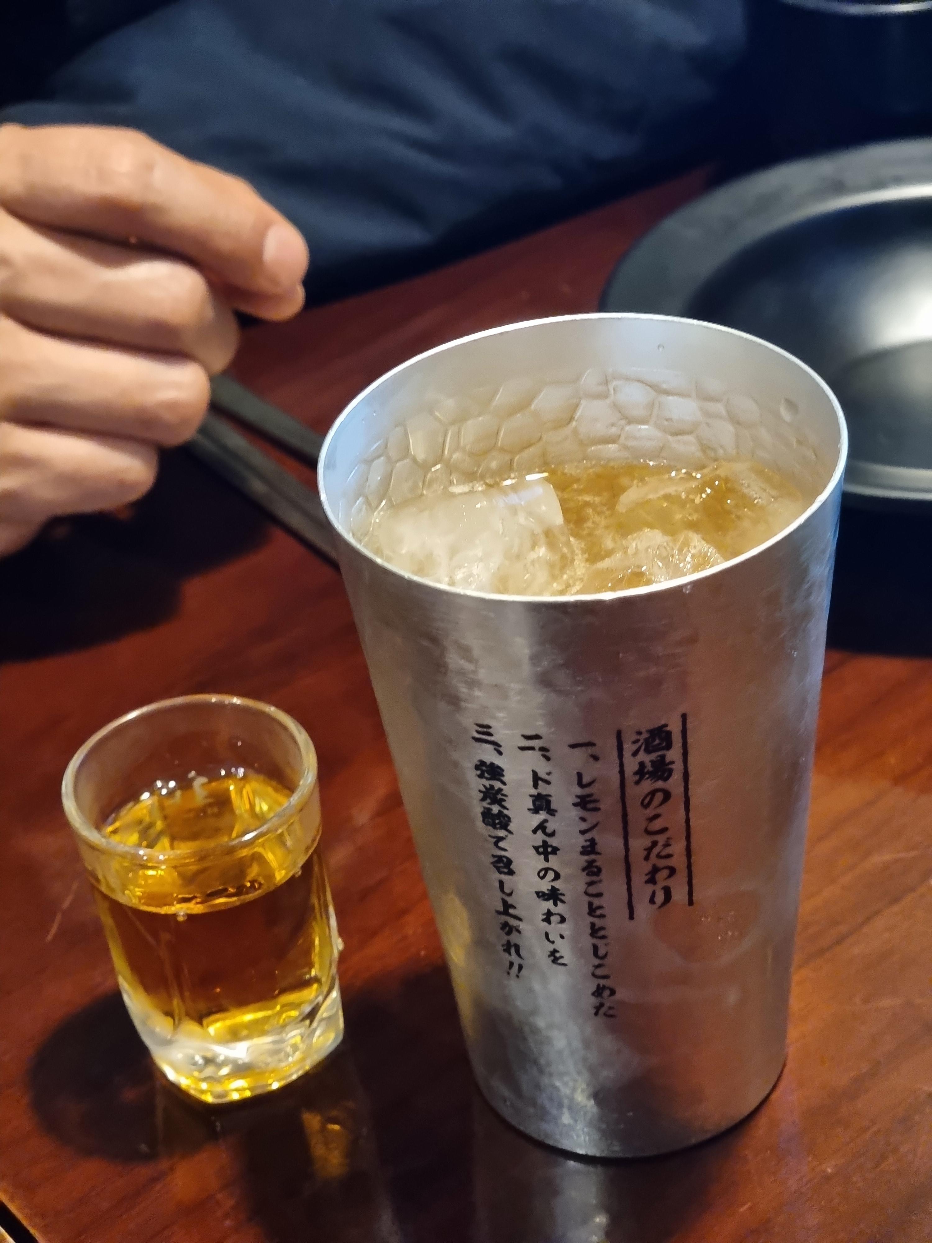 안주가 워낙 훌륭하다 보니 술이 술술 들어가는 마법...