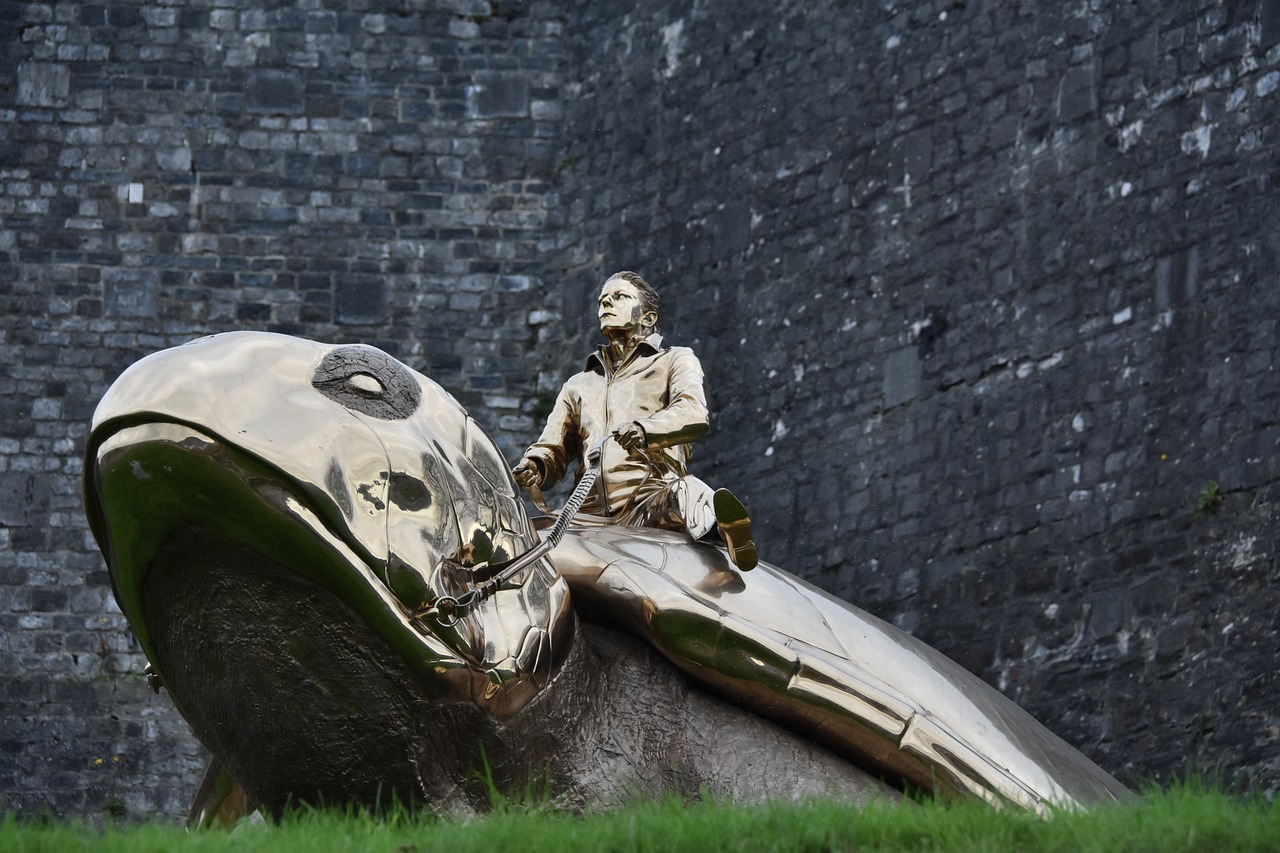 NAMUR에서는 '유토피아를 찾아서' 라는 테마로 대형 금거북이 조형물을 찾아볼 수 있다.