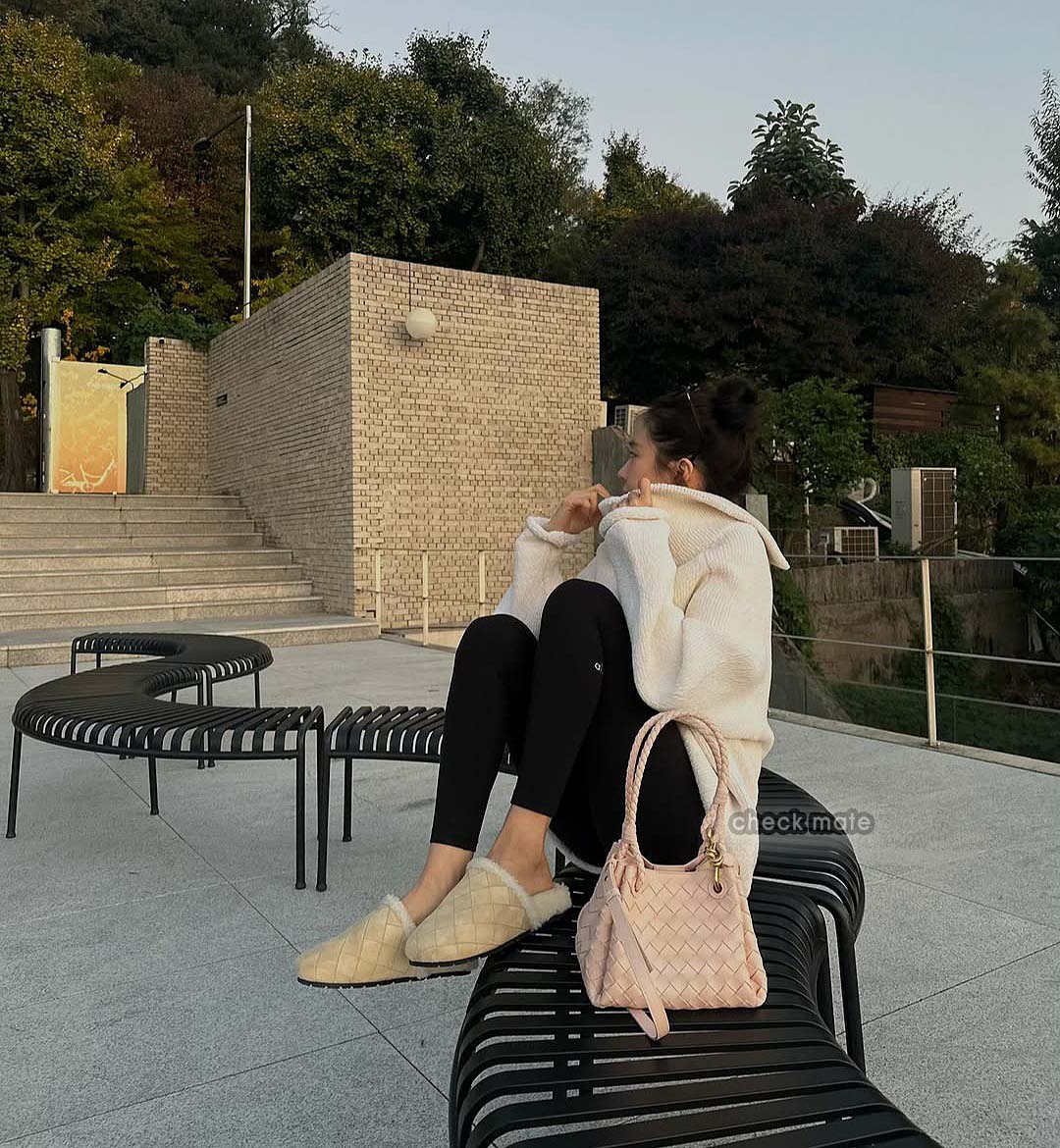 배우 손예은