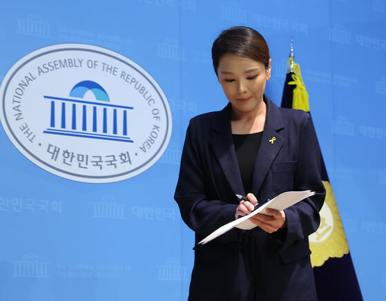 조국혁신당 강미정 탈당과 최강욱 '개돼지' 막말 파문