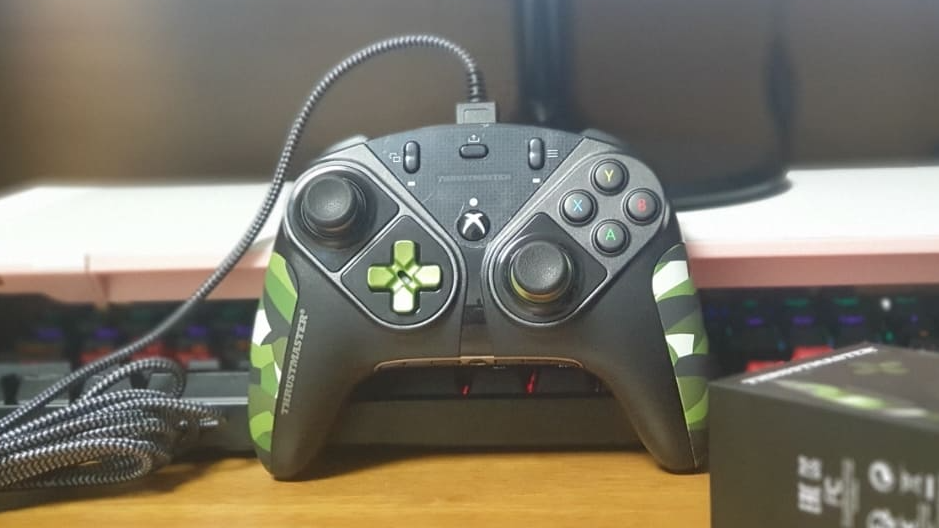 트러스트마스터 ESWAP X PRO CONTROLLER