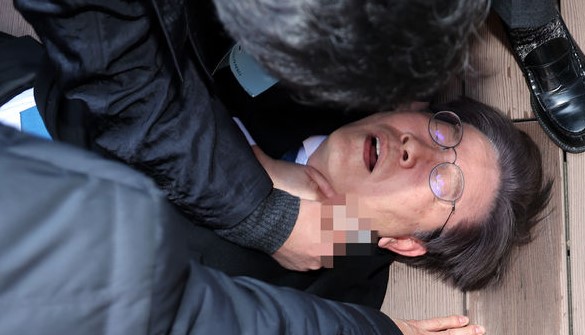 김성수 감독 프로필 나이 고향 학력 아수라 작품 | 이재명 부산 가덕도 피습 상황