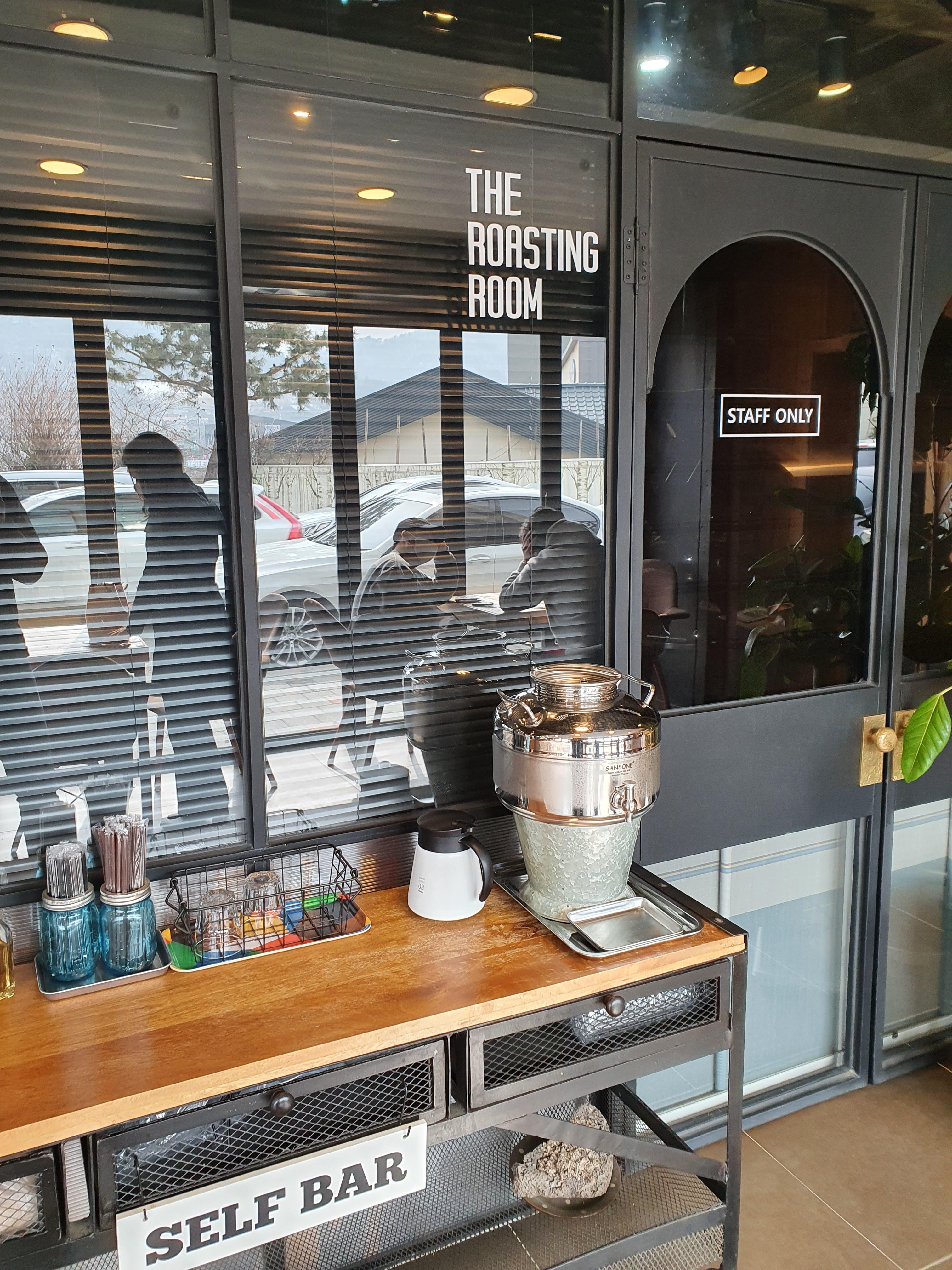 7hundred roasters roasting room
