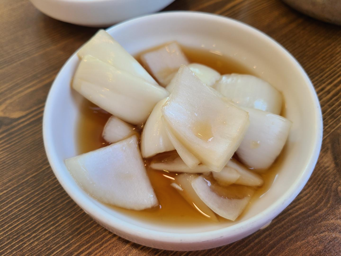 속초맛집-단천면옥-기본반찬-양파절임