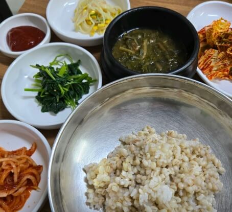 생방송투데이 인생식당 36년 정성의 엄마 칼국수 충남 공주시 칼국수 맛집 초가집