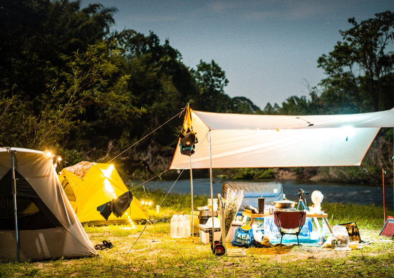 강원도 가족 여행지 캠핑하는 사진