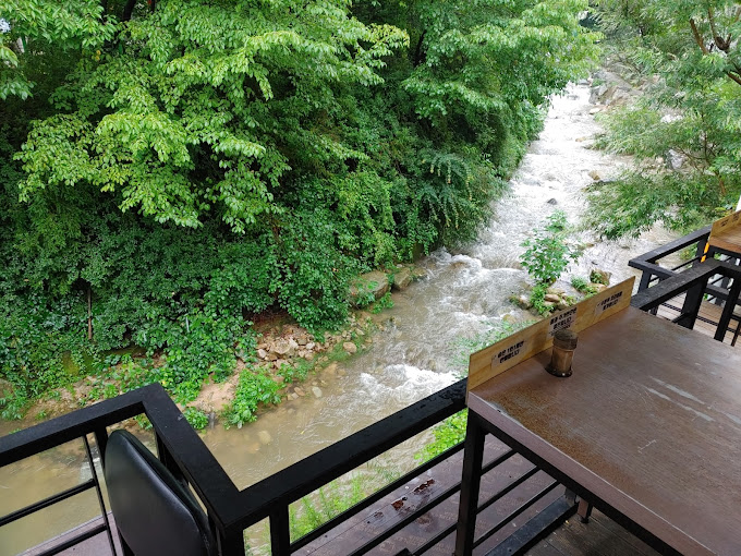 수유동 계곡 육개장 '샘터마루'