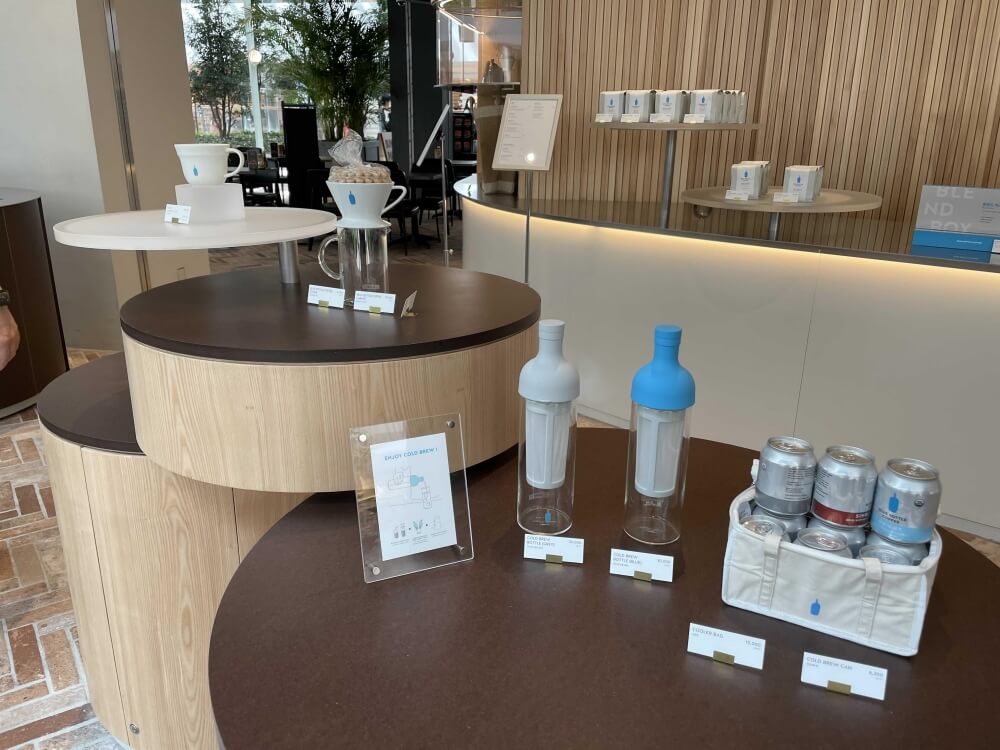 더현대서울-블루보틀-여의도점-판매-굿즈들