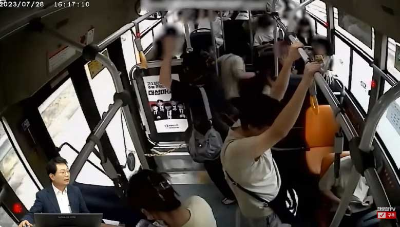 버스에서 넘어진 중학생 치료비 요구 사진4