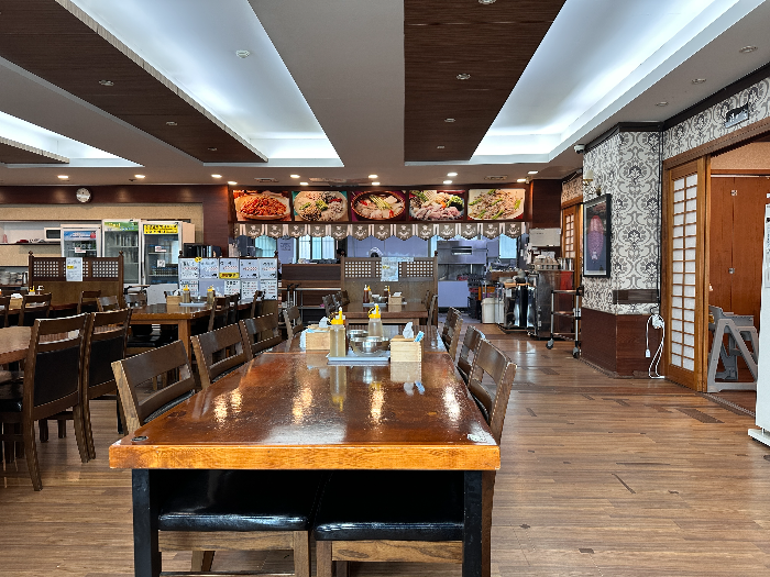 일광 대복집 넓고 깔끔한 내부