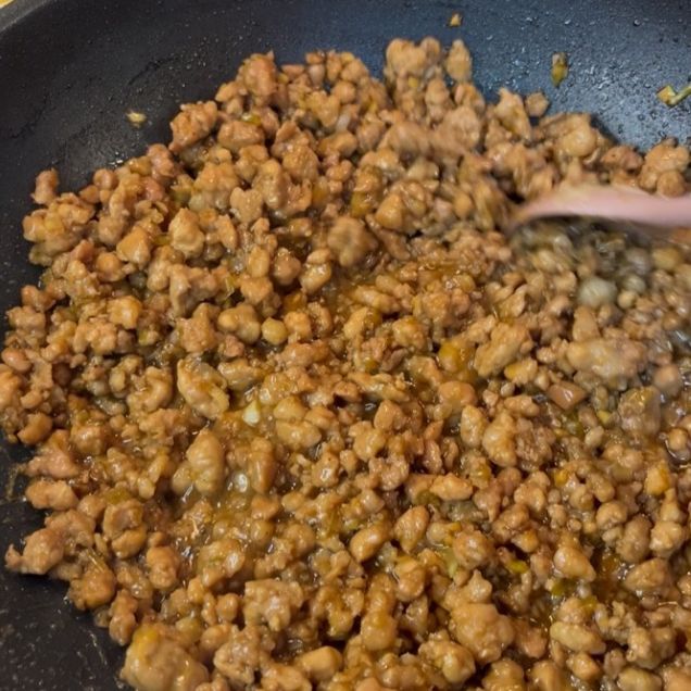 돼지고기 양념에 볶기