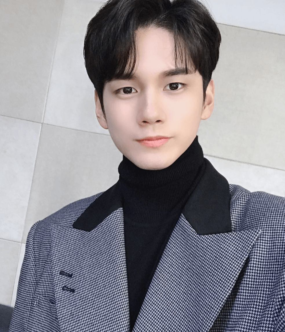 정장입은-옹성우