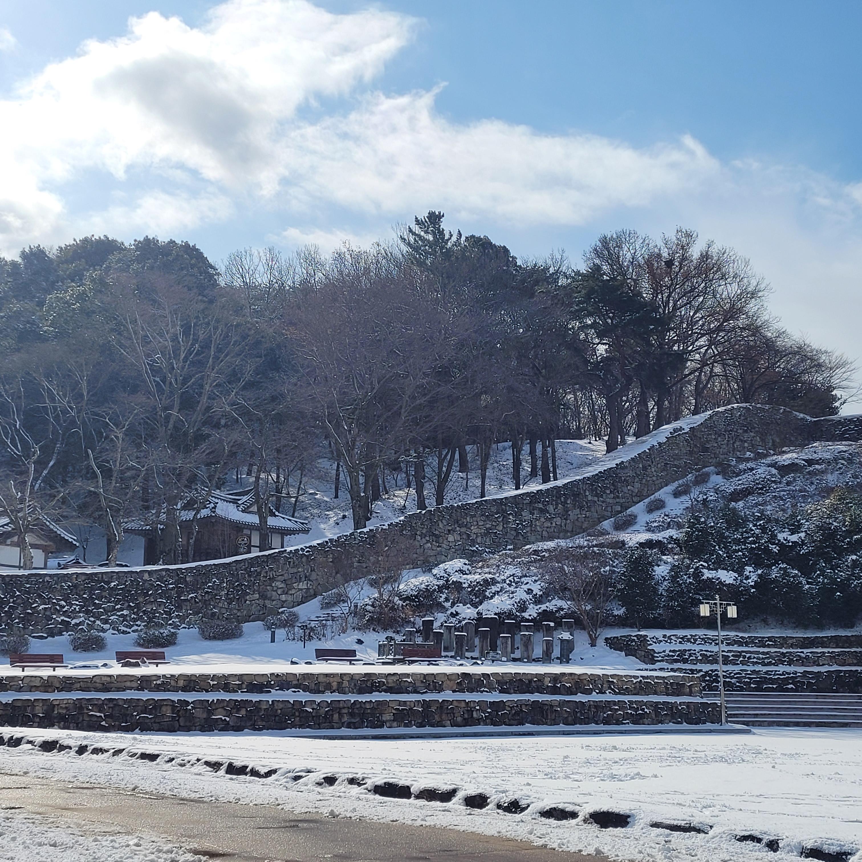 눈덮인 고창읍성 성곽둘레길