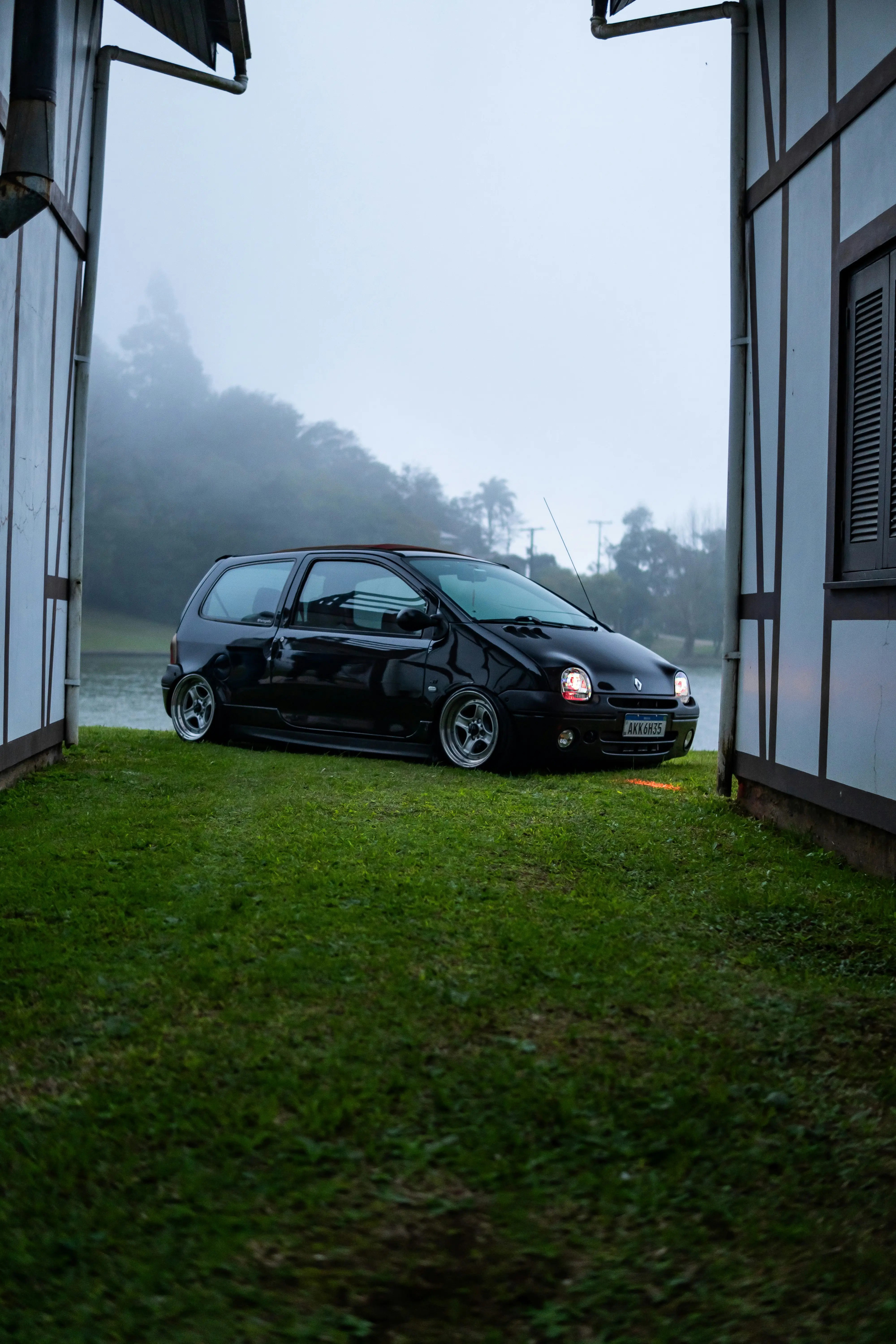 르노 트윙고 E-테크 2026년 출시, 2만 유로대 레트로 소형 전기차로 부활