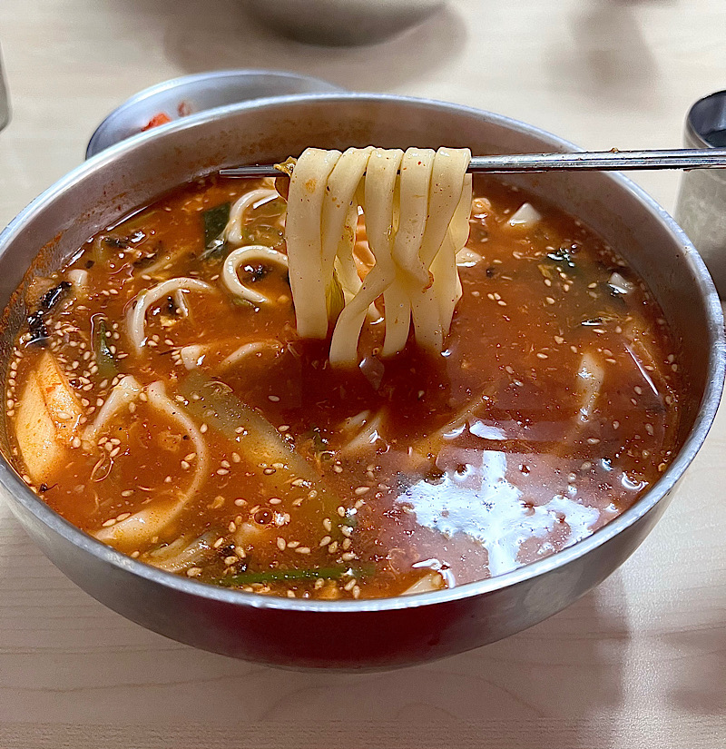 강릉 멸치칼국수집, 현대장칼국수 (본점)