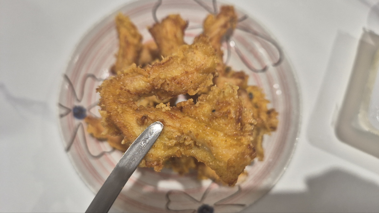 길쭉길쭉한 순살치킨 모습