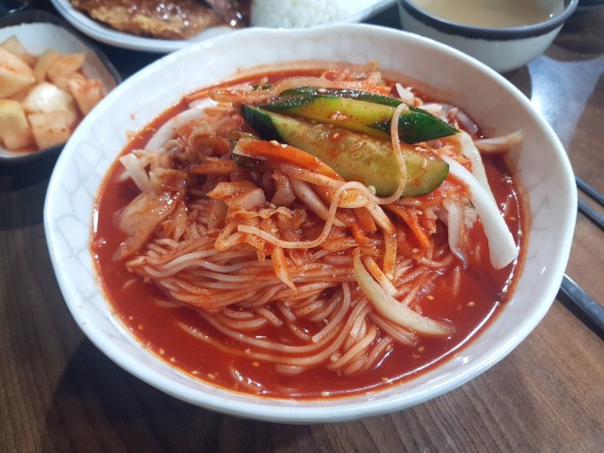 생활의달인 칼비빔국수 비빔 칼국수 달인 맛있는 칼국수집 은둔식달 오늘방송 맛집 정보