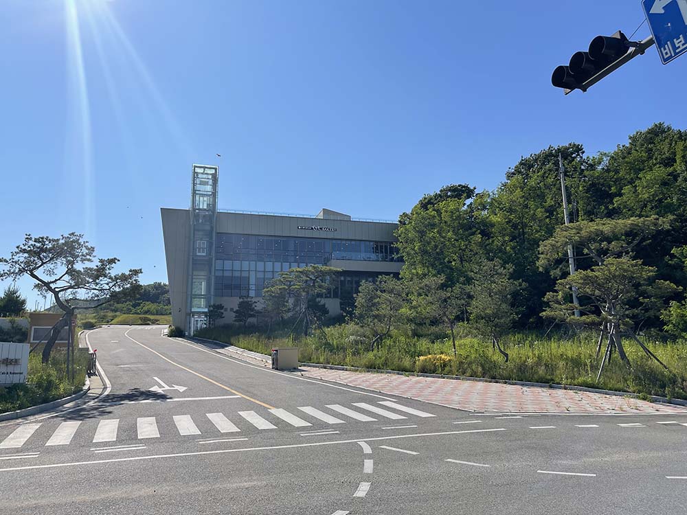 입구