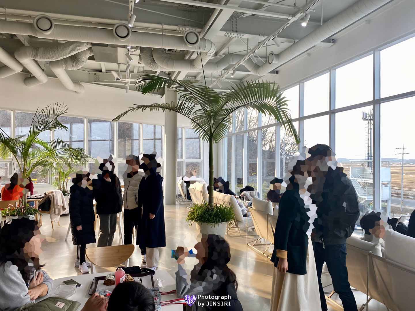 ๊ฒฝ๊ธฐ๋ ํ์ฃผ ๋ํ ์๋ฌผ์ ๋ฒ ์ด์ปค๋ฆฌ ๋ธ๋ฐ์น ์นดํ ์์ธ๊ทผ๊ต