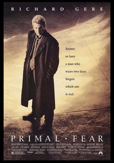 마지막 장면 소름 돋는 반전이 일품인 영화 프라이멀 피어 포스터.