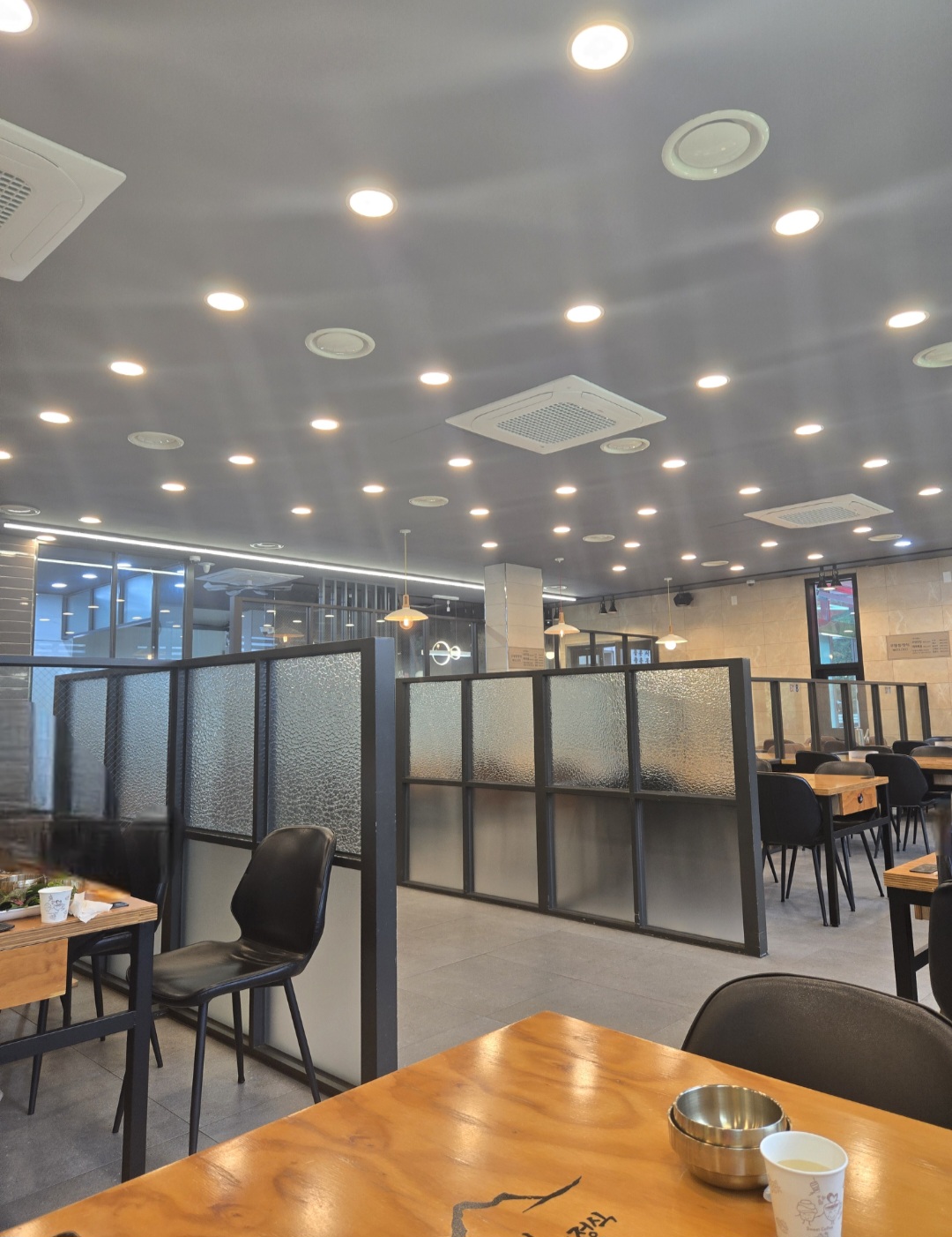 산아래 우렁쌈정식 내부전경