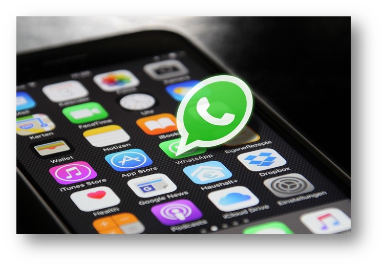 요즘 초보자들이 꼭 써야 할 앱들 스마트폰 화면에 보여줌