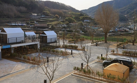 한려해상 덕신 캠핑장 모습