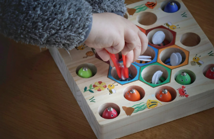 목재 장난감으로 감각을 깨우다: 세대를 잇는 따뜻한 놀이