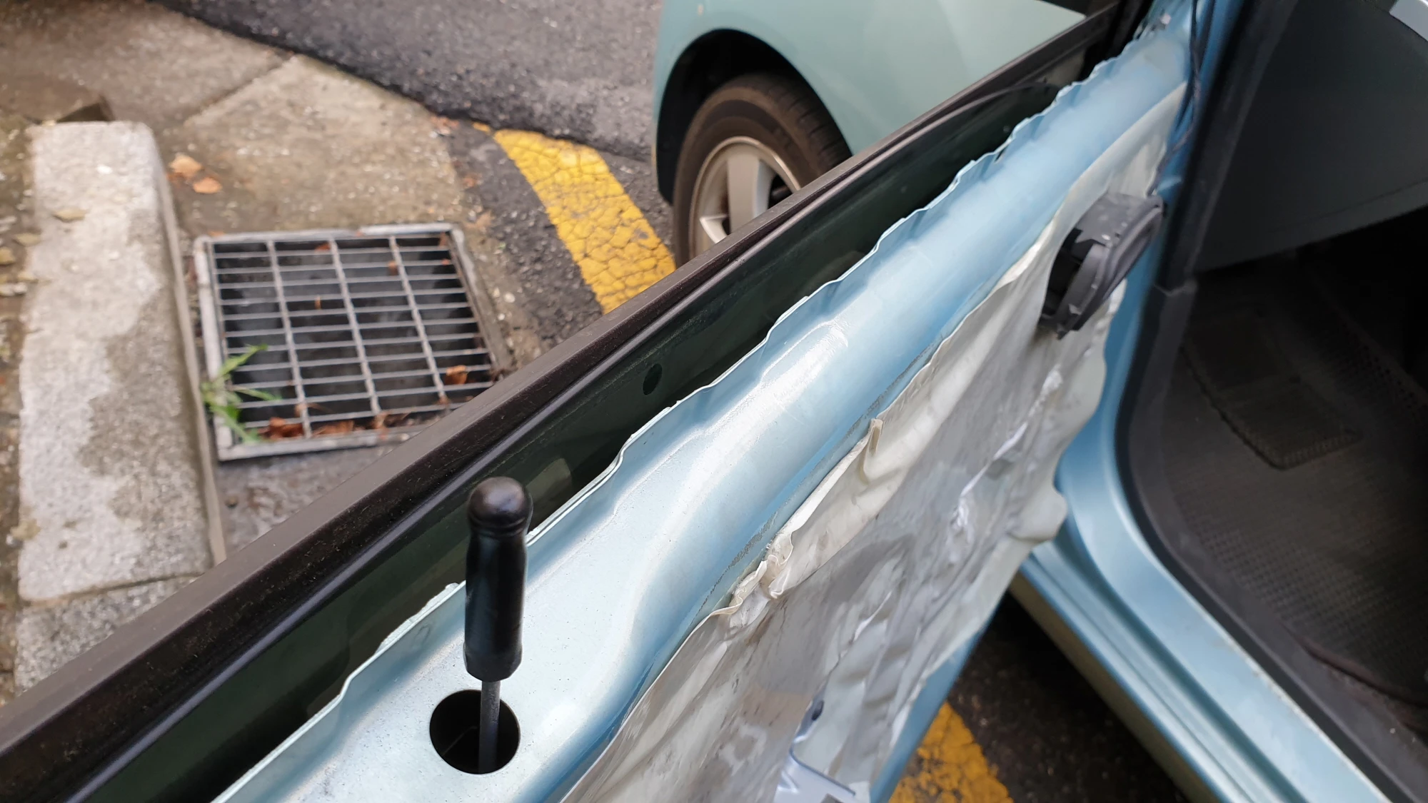 도어트림 뗀 모습