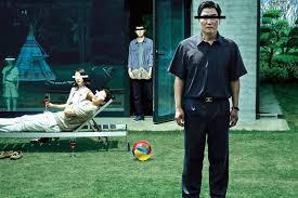 기생충의 배경이 되는 집과 사람들