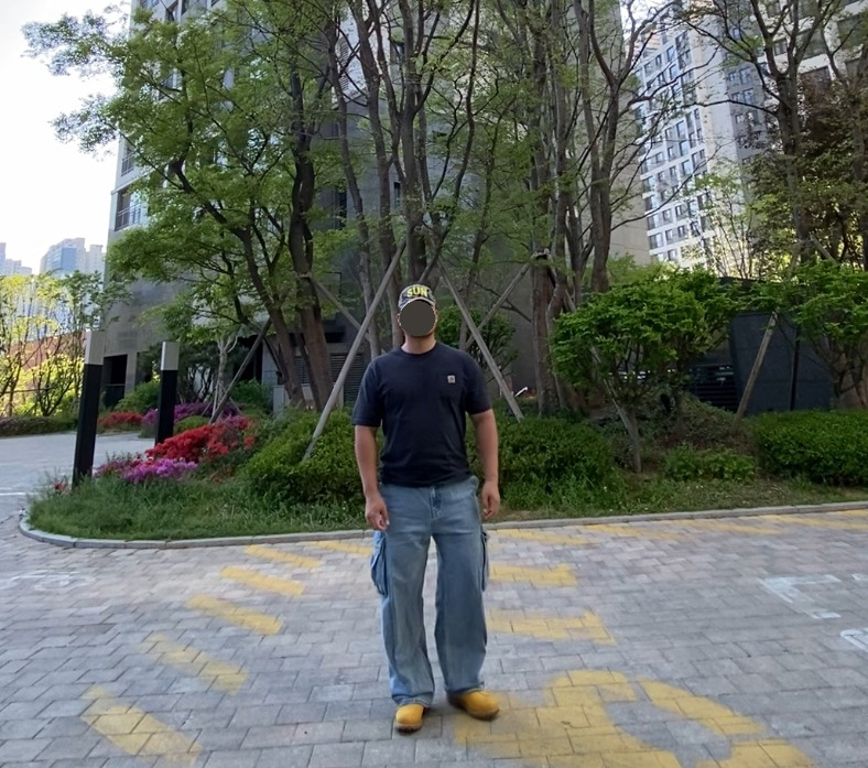 데일리룩('26. 4. 27.)블루썬플라워 SUN로고 카모플라주 빈티지 카모 볼캡, 칼하트 포켓 반팔티셔츠 K87, 무신사스탠다드 워싱 카고 팬츠, 팀버랜드 6인치 워커 부츠