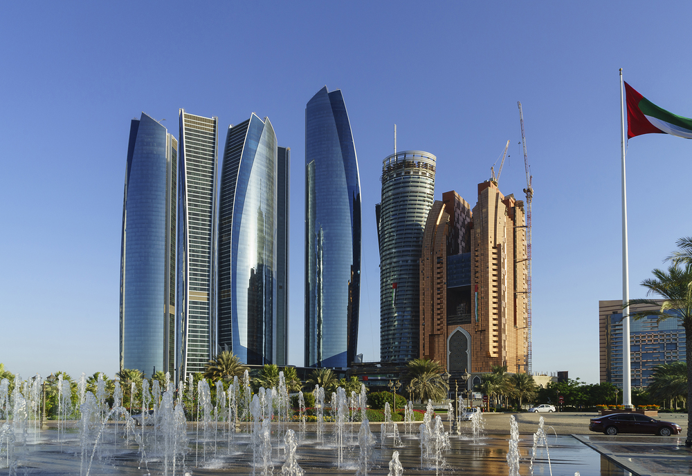 녹색인증은 기업이나 건물의 지속 가능한 운영 및 환경친화적인 경영 방식을 확인하기 위해 제도화된 평가 기준에 따라 인증을 받는 절차입니다.