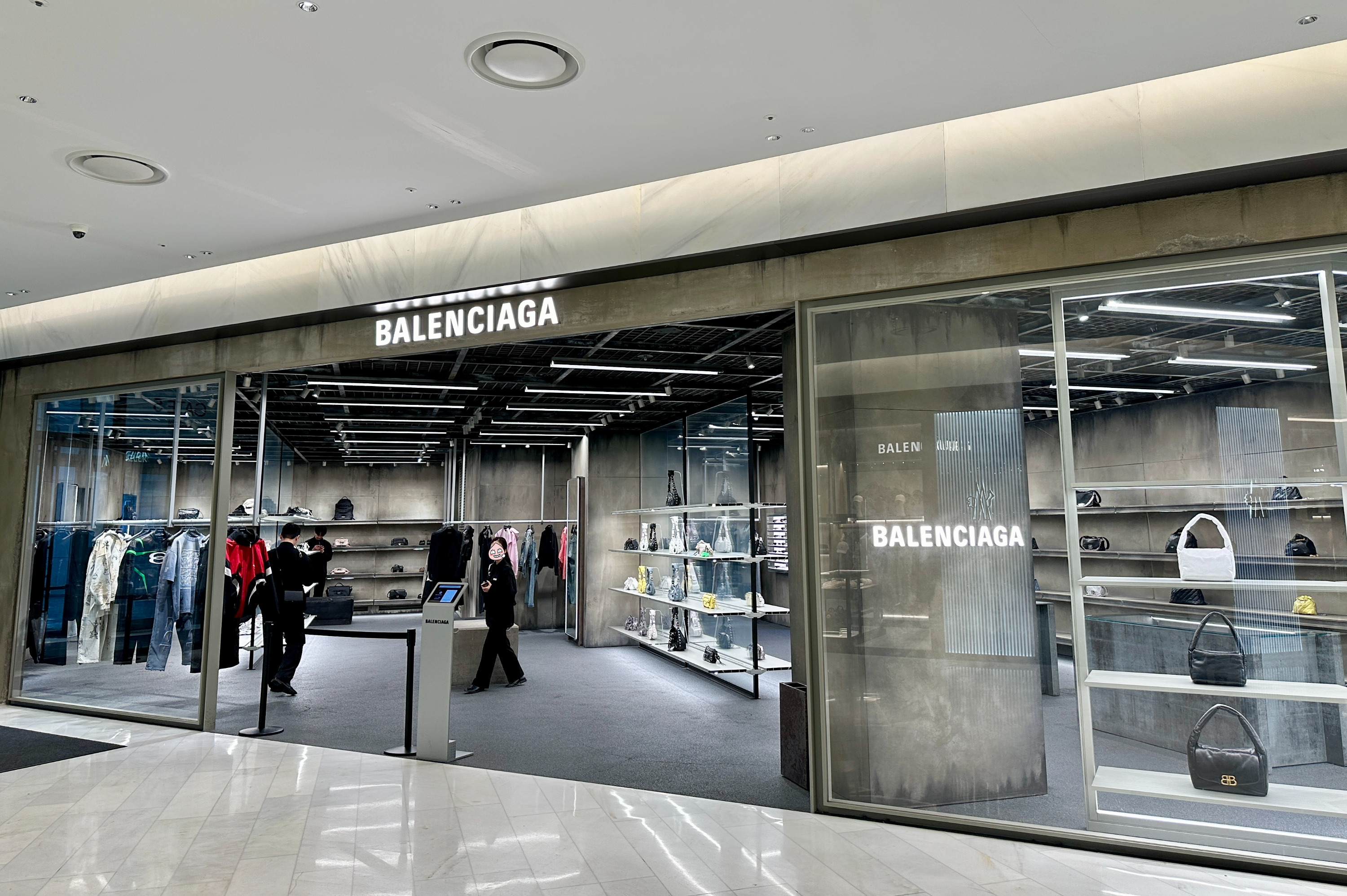 더현대 서울 발렌시아가