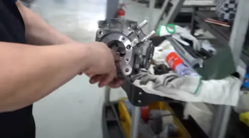 고압펌프 기름 묻어나오는 현상