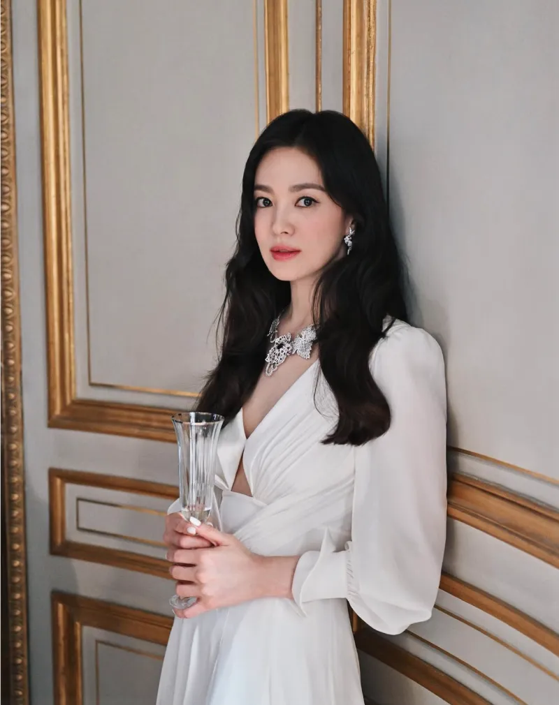 송혜교 쇼메, 송혜교 화보, 송혜교 보그, 송혜교 주얼리, 송혜교 목걸이, 쇼메, 쇼메 앰버서더, 쇼메 주얼리, 쇼메 목걸이, 비 마이 러브, 쇼메 비 마이 러브, 조세핀 컬렉션, 하이주얼리 브랜드, 프랑스 명품 주얼리, 쇼메 가격, 쇼메 예물, 명품 예물 추천, 쇼메 후기, 쇼메 실착, 셀럽 주얼리, 송혜교 착용, 쇼메 예약구매, 명품 주얼리 추천, 하이주얼리 착용컷, 비마이러브 실착, 쇼메 조세핀