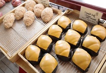 치즈먹물소금빵