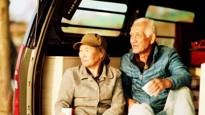 김영철의 동네 한 바퀴 세상과 문을 닫은 아내를 향한 백발 남편의 캠핑카 순애보 충남 아산 방송 정보 소개