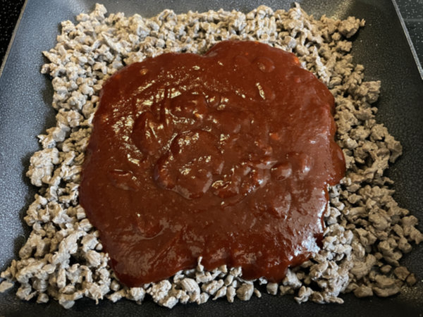 고기 다 익으면 미리 만든 양념 투하하기