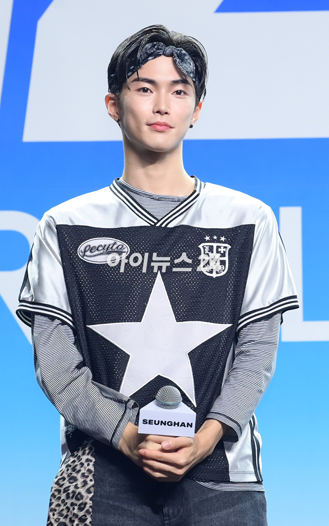 그룹 라이즈(RIIZE) 승한가 4일 오후 서울 용산구 한남동 블루스쿼어에서 열린 라이즈 데뷔 앨범 쇼케이스 &#39;RIIZING DAY: RIIZE Press Premiere&#39;에 참석하고 있다. [사진=정소희 기자]
