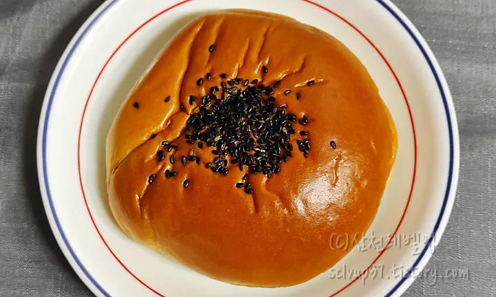 단팥빵 윗모습
