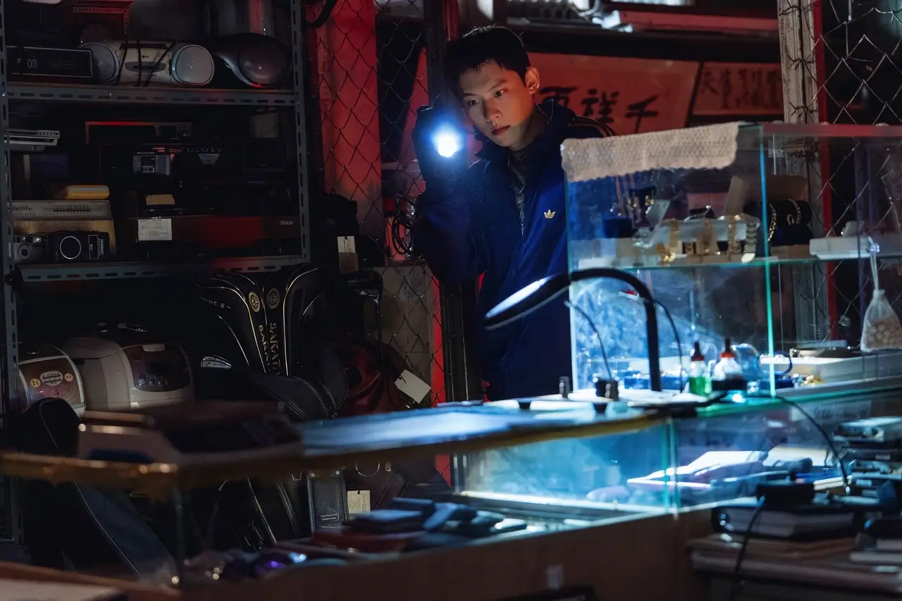 골드랜드 드라마 출연진 등장인물 장욱 역의 김성철