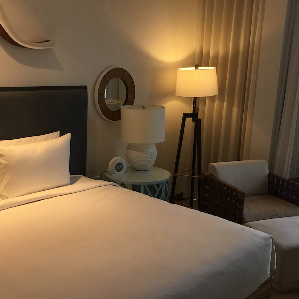 하얏트-센트릭-와이키키-비치-호텔-룸-사진