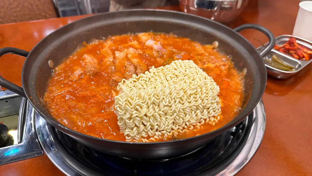 백채김치찌개